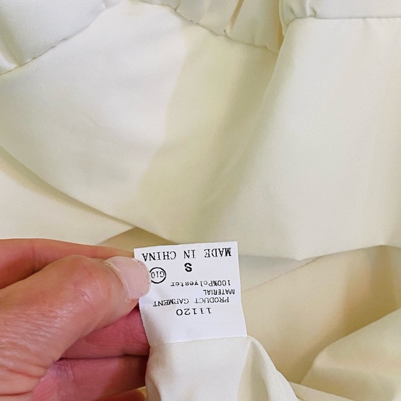 Milkmaid satin like romper - Picture 10 of 10